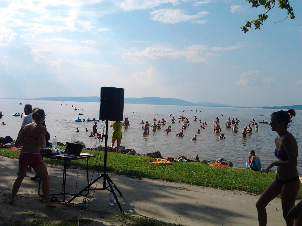 Fenyvesi Trambulinos Nyaralo Balatonfenyves Exterior foto